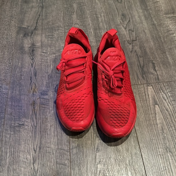 air maxes - Picture 2 of 4